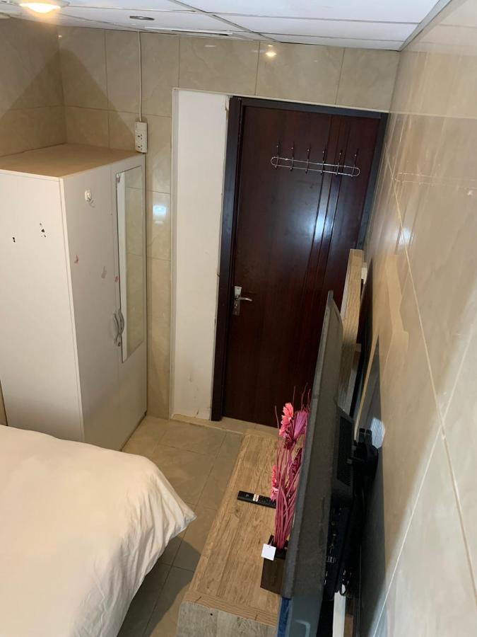 Small Budget Rooms For 'Girls' Only In Dubai, Marina Zewnętrze zdjęcie