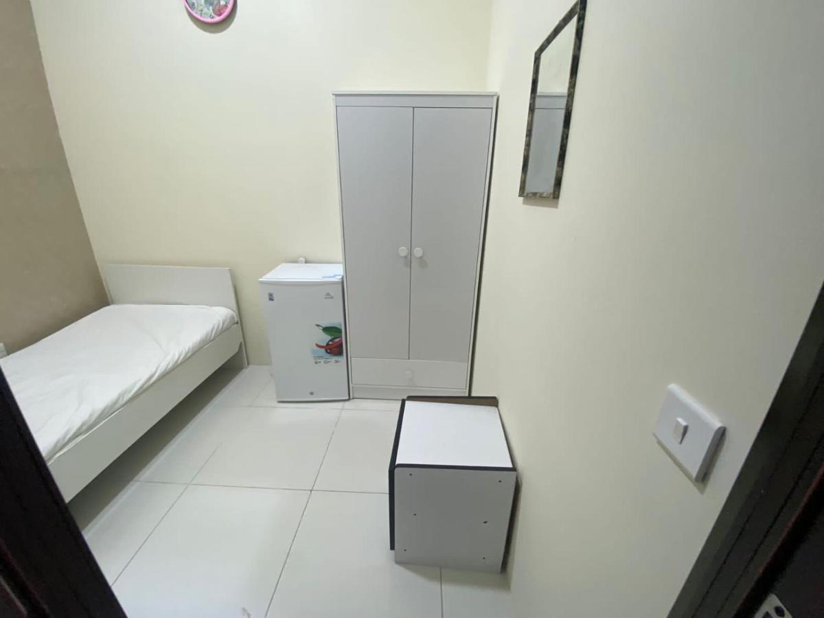 Small Budget Rooms For 'Girls' Only In Dubai, Marina Zewnętrze zdjęcie