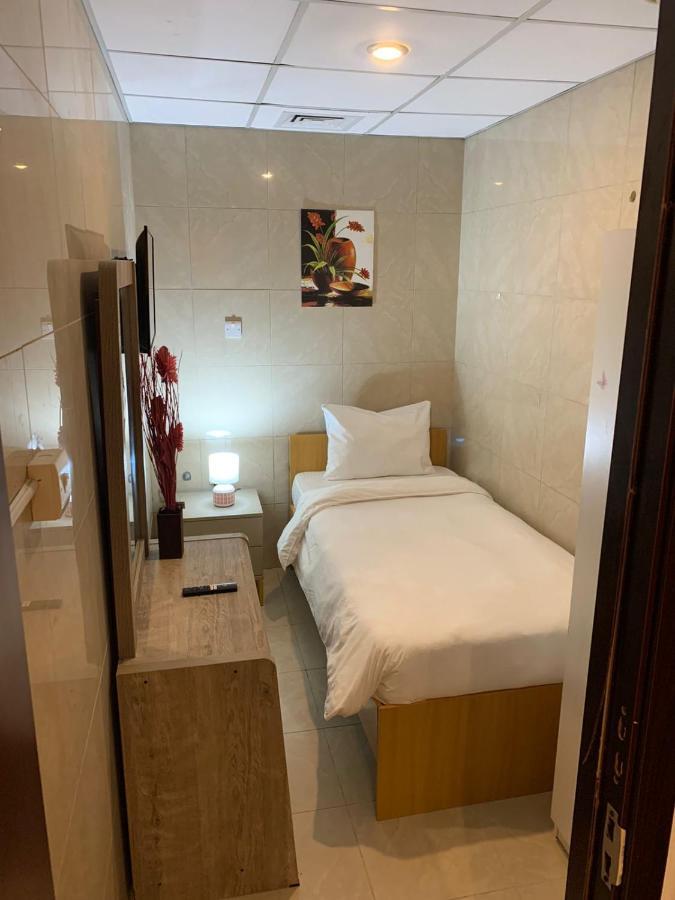 Small Budget Rooms For 'Girls' Only In Dubai, Marina Zewnętrze zdjęcie