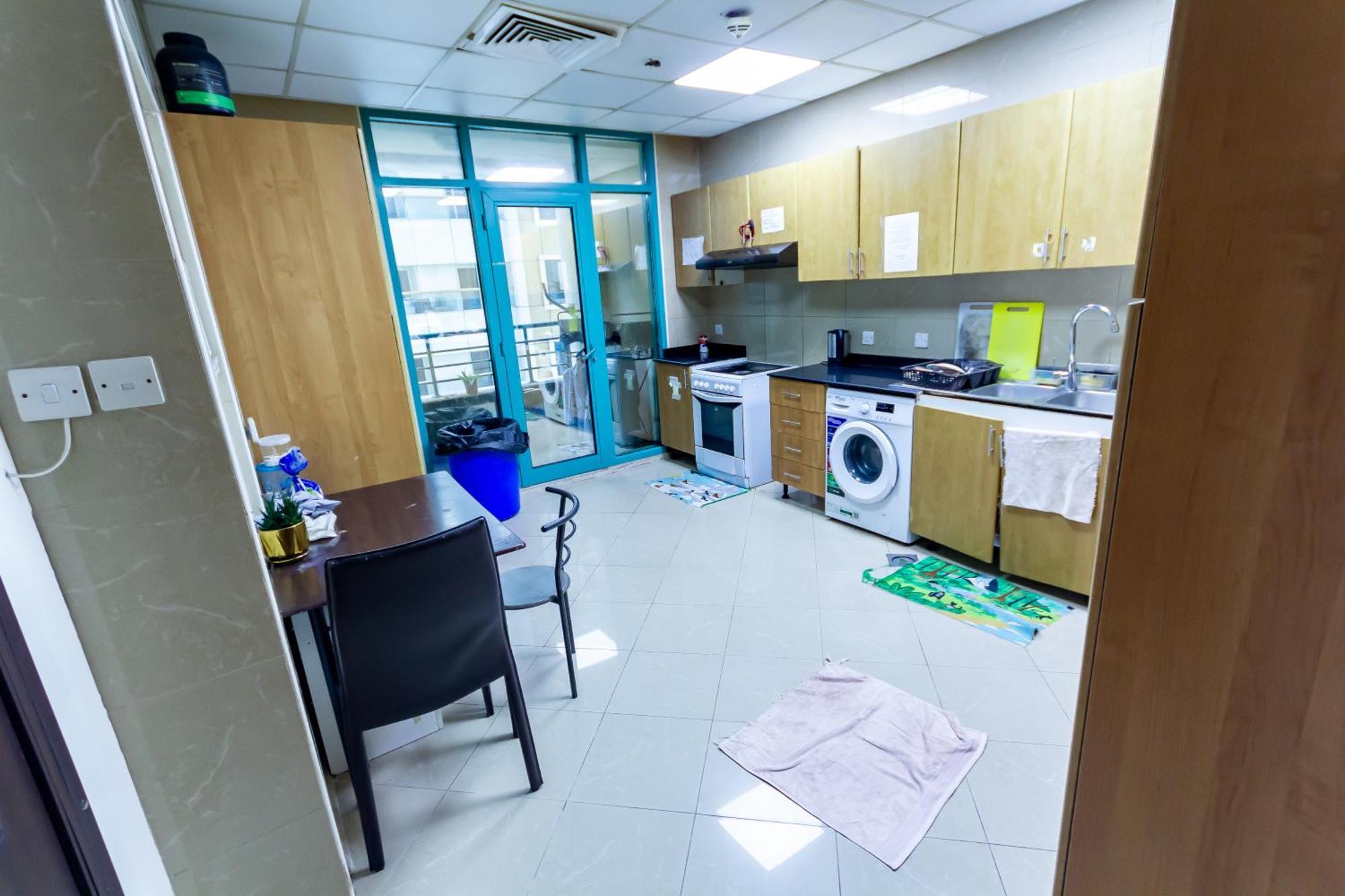 Small Budget Rooms For 'Girls' Only In Dubai, Marina Zewnętrze zdjęcie