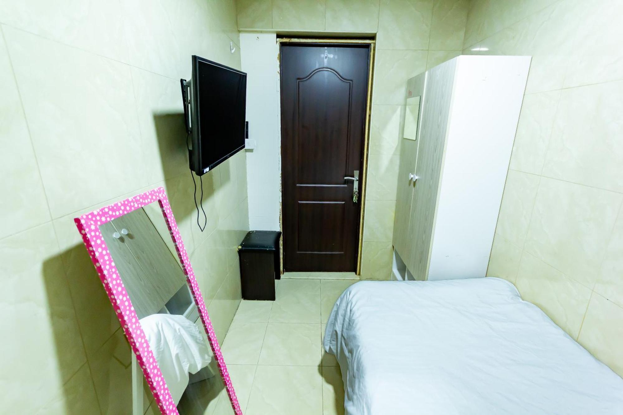 Small Budget Rooms For 'Girls' Only In Dubai, Marina Zewnętrze zdjęcie