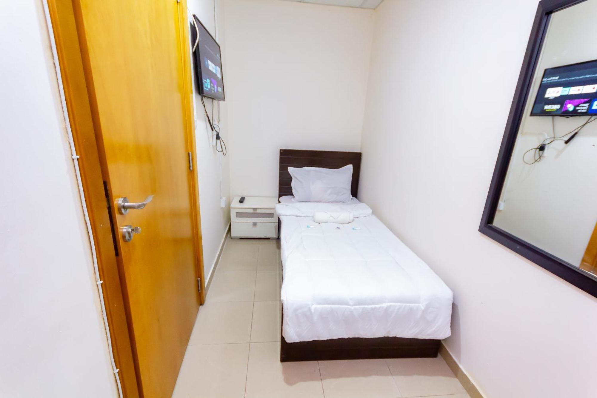 Small Budget Rooms For 'Girls' Only In Dubai, Marina Zewnętrze zdjęcie