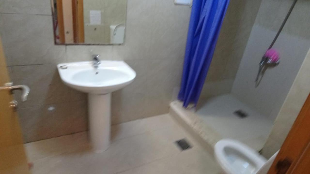 Small Budget Rooms For 'Girls' Only In Dubai, Marina Zewnętrze zdjęcie