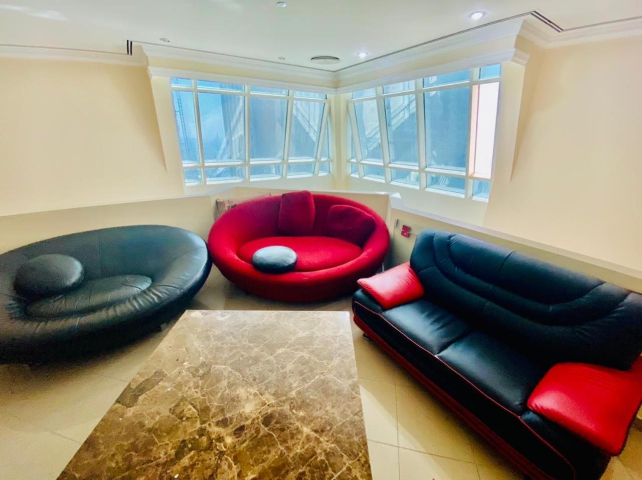 Small Budget Rooms For 'Girls' Only In Dubai, Marina Zewnętrze zdjęcie
