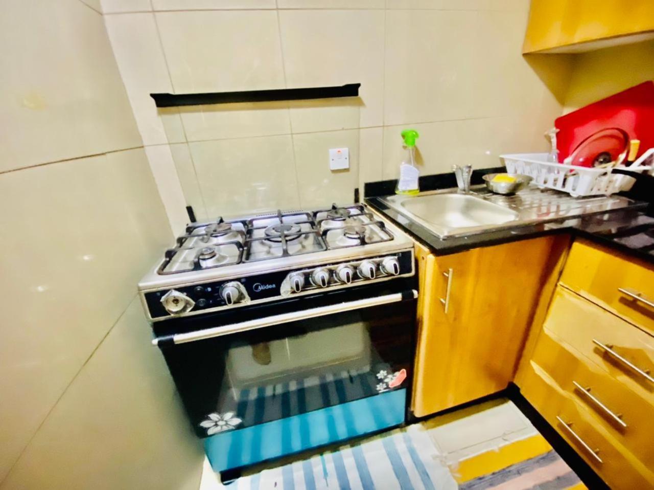 Small Budget Rooms For 'Girls' Only In Dubai, Marina Zewnętrze zdjęcie