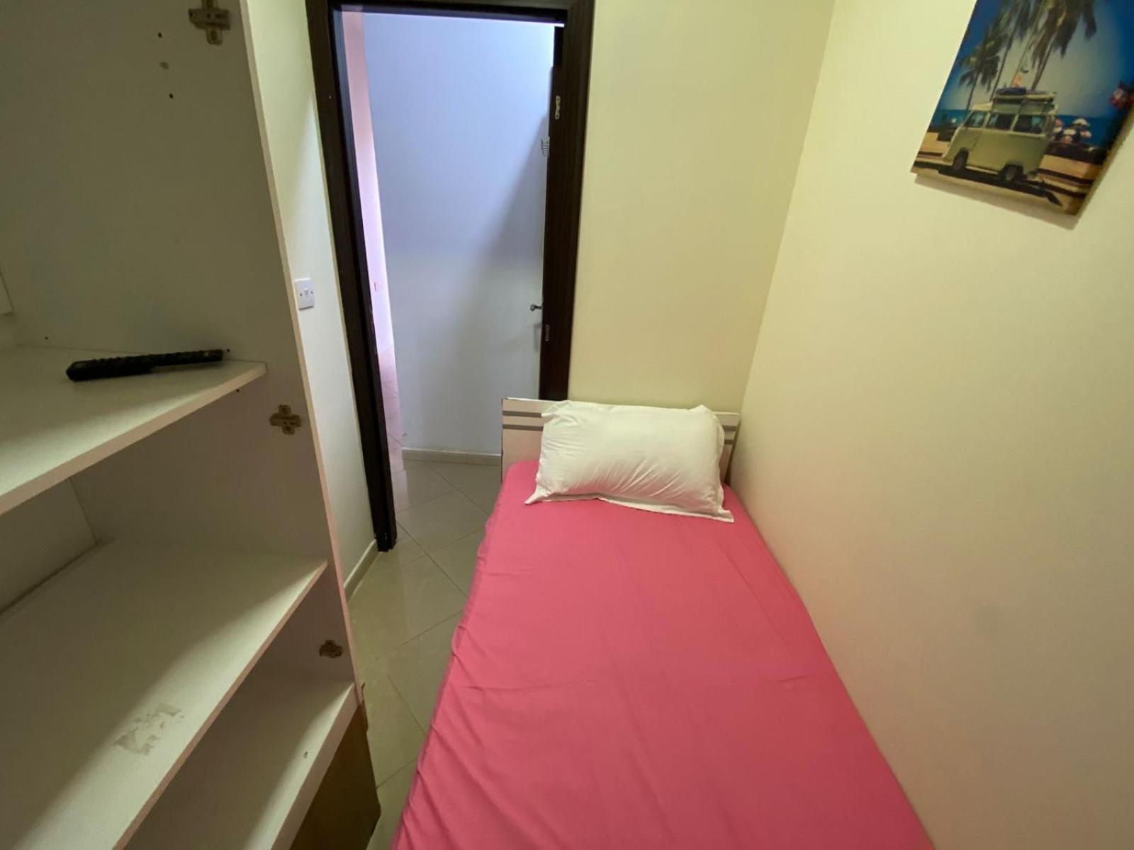 Small Budget Rooms For 'Girls' Only In Dubai, Marina Zewnętrze zdjęcie
