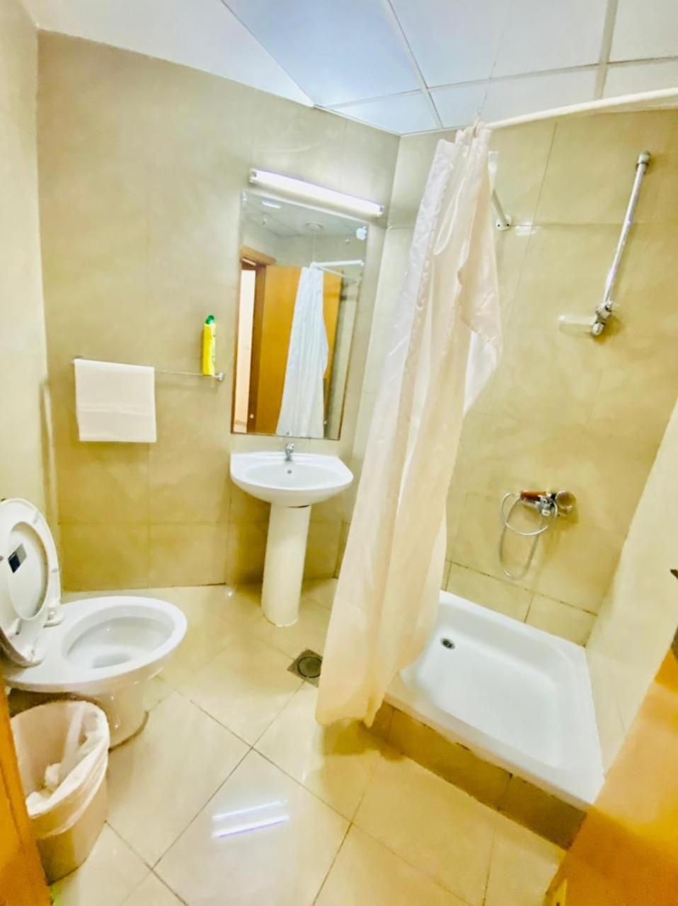 Small Budget Rooms For 'Girls' Only In Dubai, Marina Zewnętrze zdjęcie